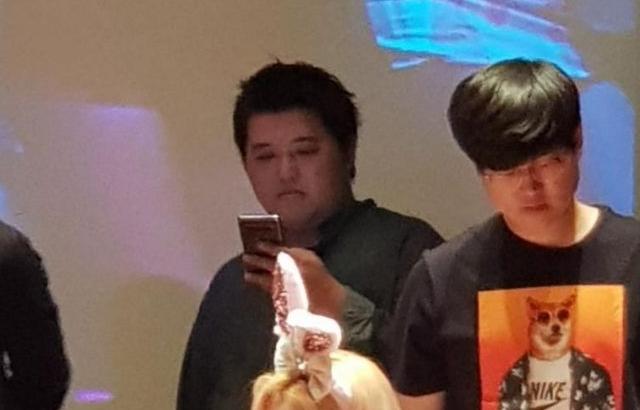 팬 싸인회 사나