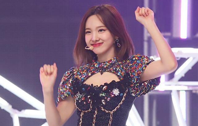 TWICE NAYEON