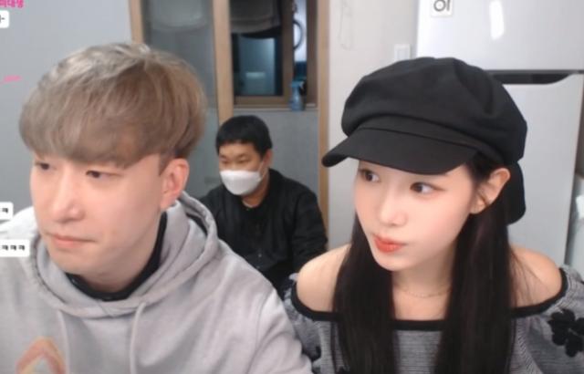 트위치 방송 출연한 조현