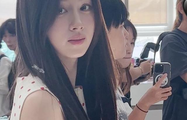 트와이스 사나 공항 출국 청순 미모