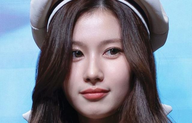 사나 TWICE트와이스