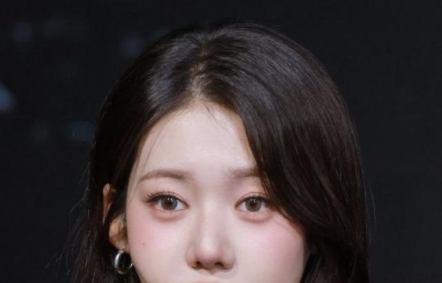 베이비몬스터 로라