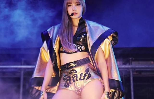 BLACKPINK (블랙핑크) 리사