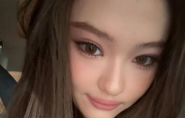 MEOVV (미야오) 엘라