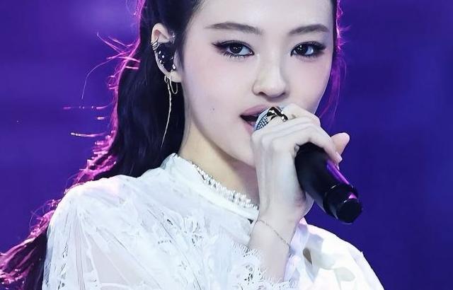 MEOVV (미야오) 엘라