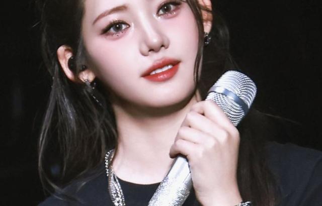 베이비몬스터 로라