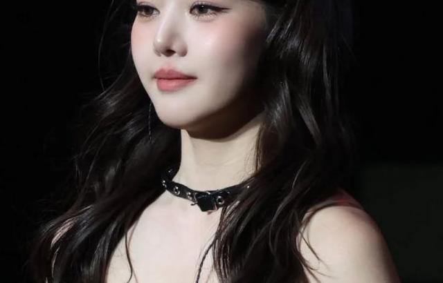 BABYMONSTER (베이비몬스터) 로라