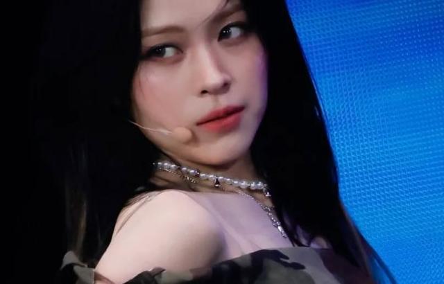 ITZY (있지) 류진