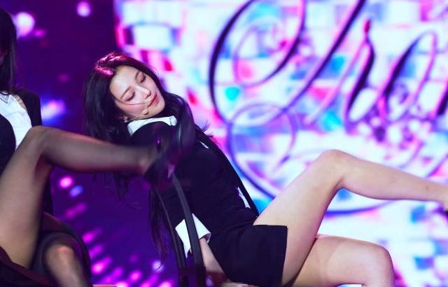 프로미스 나인  농염섹시 VS 청순섹시 -사진클릭금지!