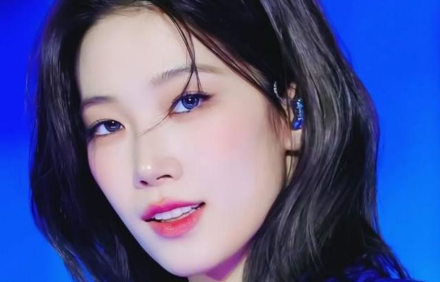 LE SSERAFIM (르세라핌) 카즈하