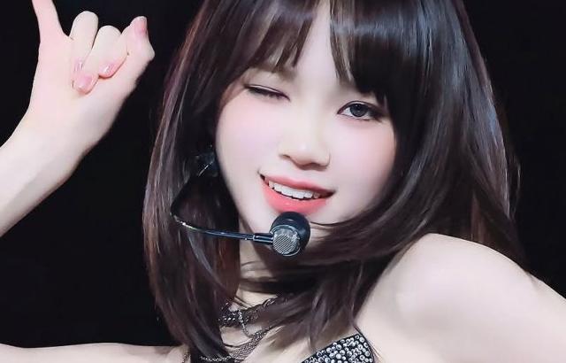 LE SSERAFIM (르세라핌) 김채원