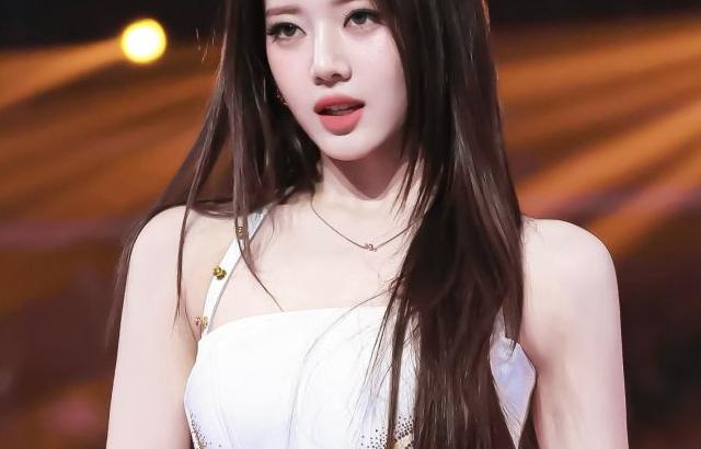 베이비몬스터 로라