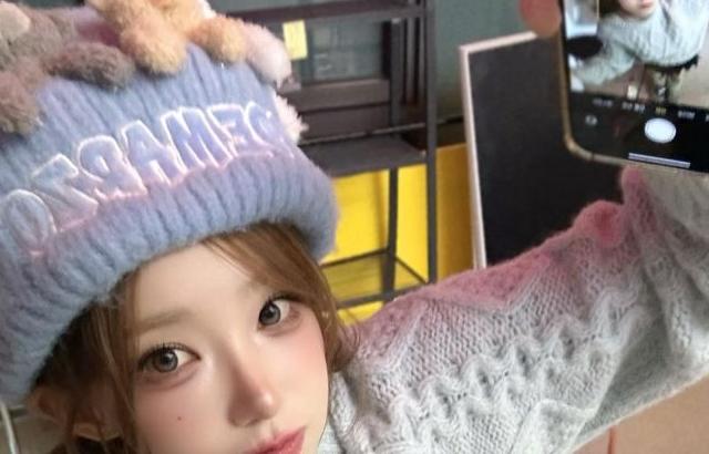 QWER 마젠타, 히나