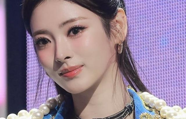 MEOVV (미야오) 안나