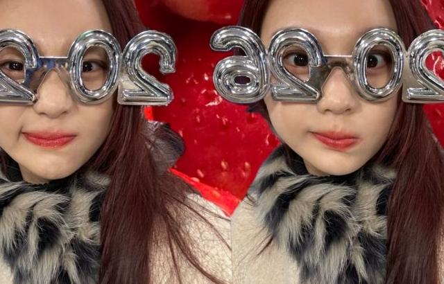 엄지 VIVIZ비비지