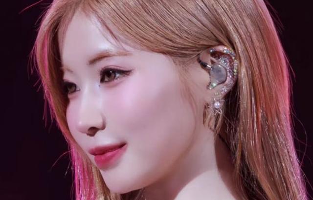 BABYMONSTER (베이비몬스터) 아사