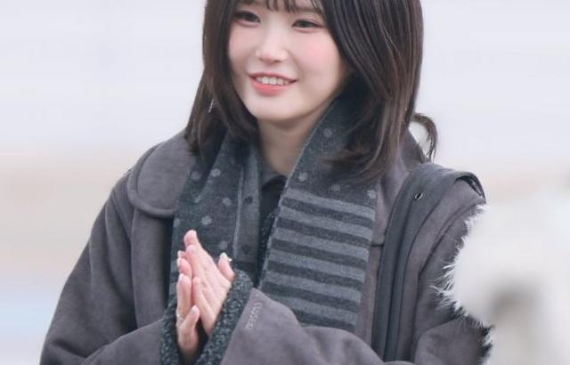 출국하는 송하영 (프로미스나인)