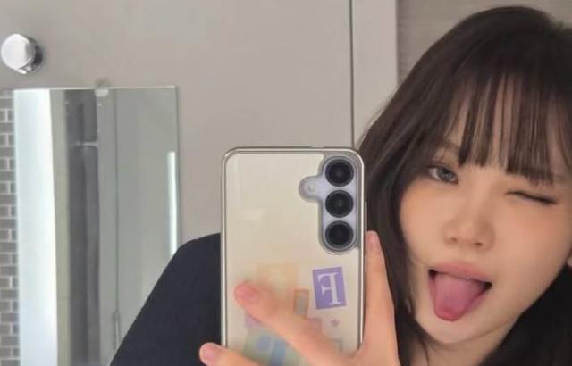 LE SSERAFIM (르세라핌) 김채원