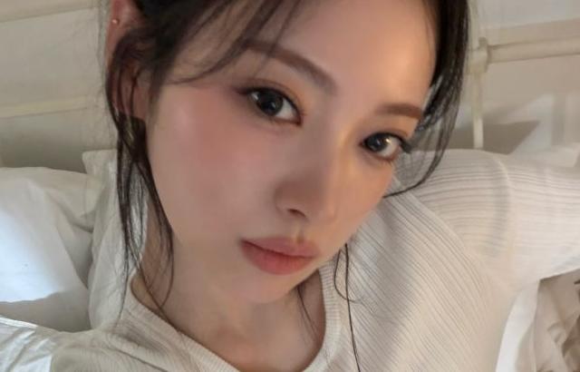 MEOVV (미야오) 안나