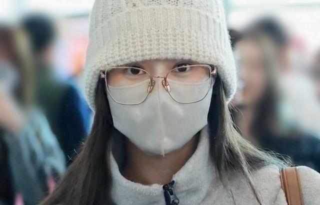 트와이스 사나 쯔위 출국