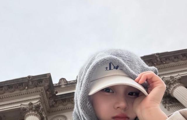 엄지 VIVIZ비비지 인별