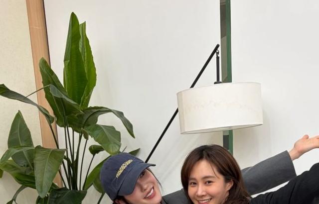 권유리 소녀시대 with 효민