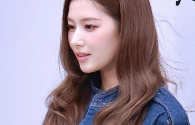 사나 TWICE트와이스 260323